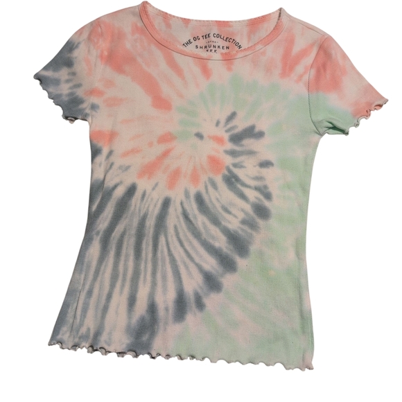 AERO  Jean Shorts & AERO Tie-Dye T-Shirt - Picture 3 of 5